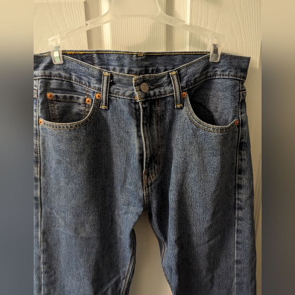 Levi's Men's Medium Wash 505 Jeans | Size 30 W x 30 L - Picture 6 of 8